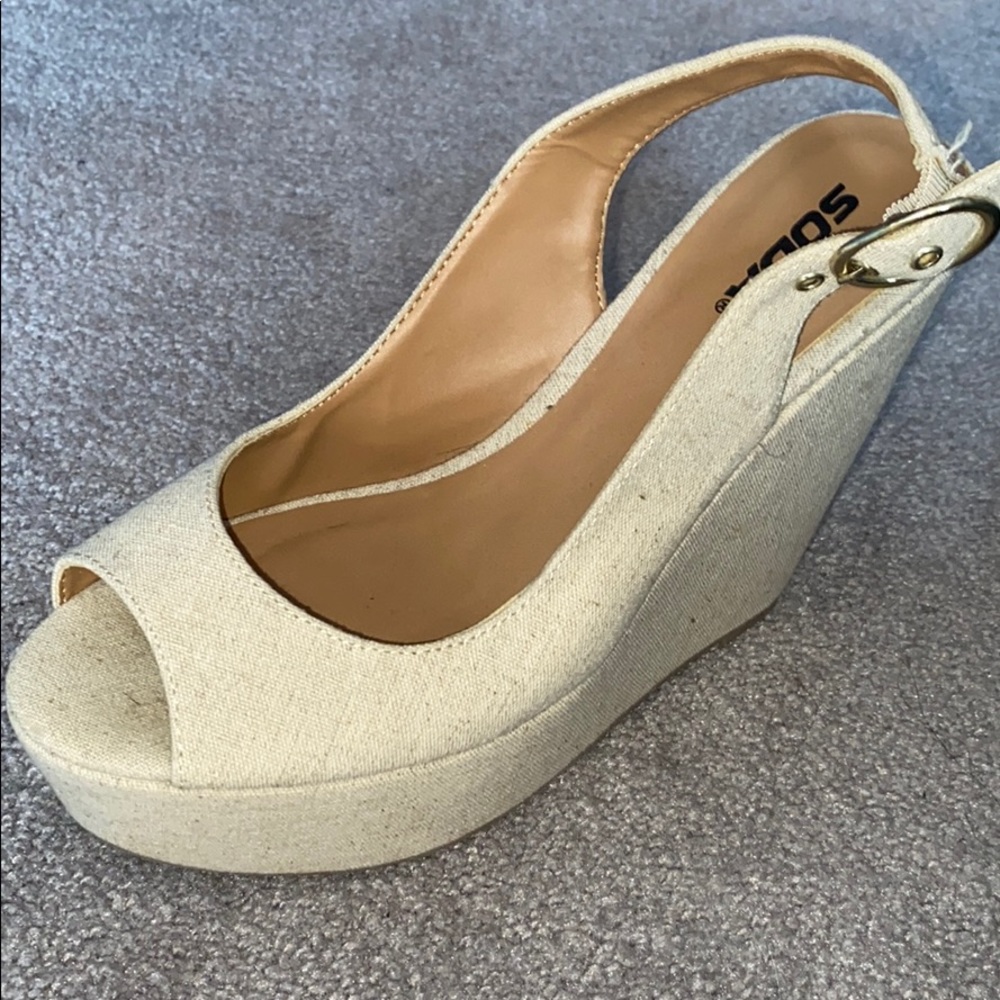 Shoe